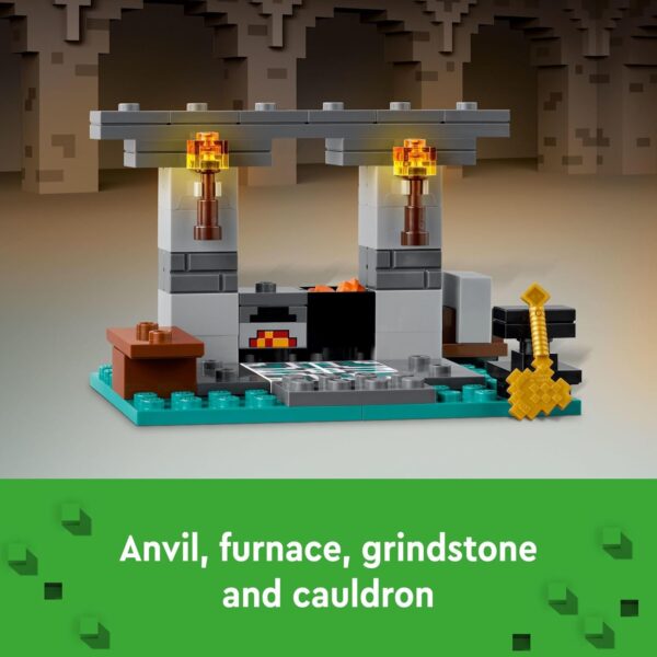 Lego Minecraft 21252 La Armería Versión del personaje Alex – 203 Piezas - Imagen 3